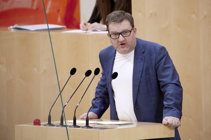 Am Rednerpult: Nationalratsabgeordneter Markus Koza (GRÜNE)