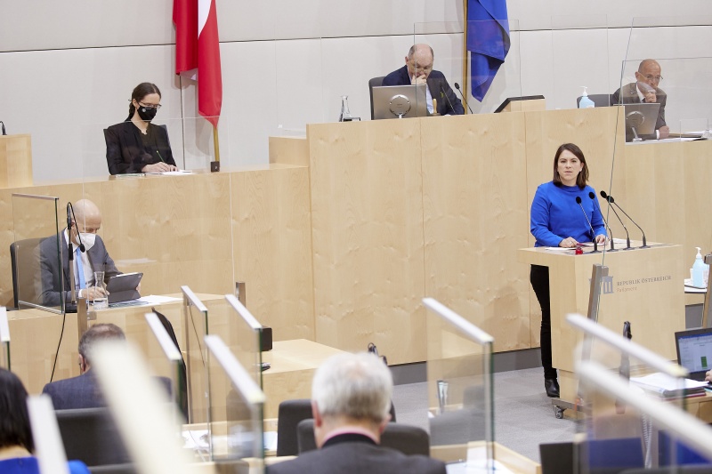 Am Rednerpult: Nationalratsabgeordnete Julia Seidl (NEOS)