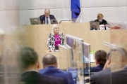 Am Rednerpult: Abgeordnete zum EU-Parlament Angelika Winzig (ÖVP)