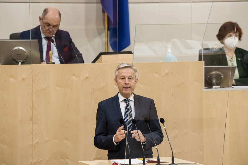 Am Rednerpult: Nationalratsabgeordneter Reinhold Lopatka (ÖVP)