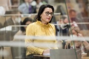Fragestunde an Justizministerin Alma Zadic (GRÜNE). Am Rednerpult: Nationalratsabgeordnete Gudrun Kugler (ÖVP)
