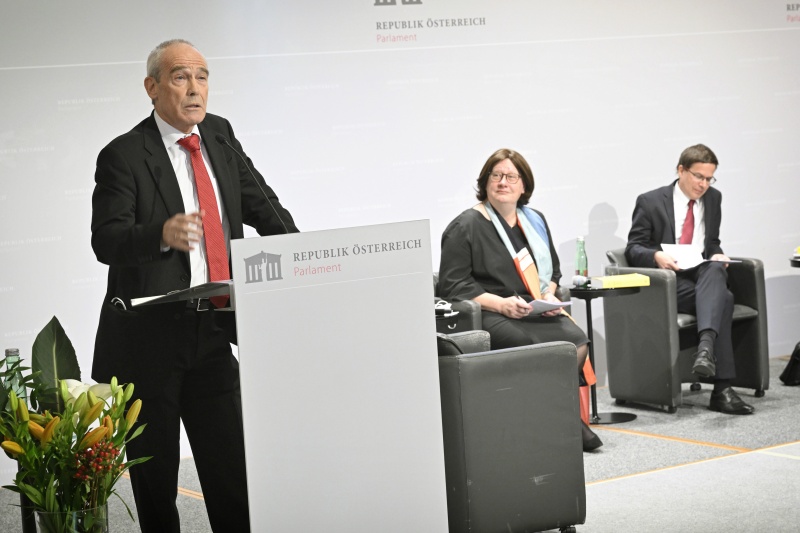 Eingangsstatement von Eckart Ratz