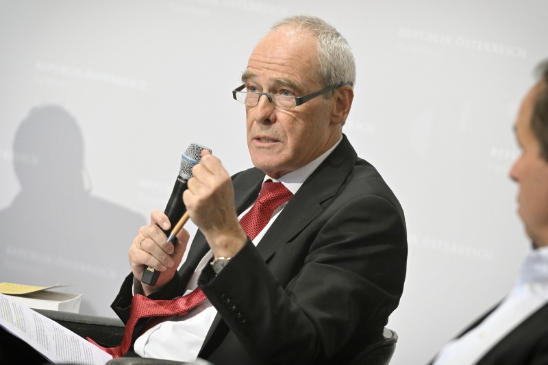 Podiumsdiskussion, Eckart Ratz am Wort