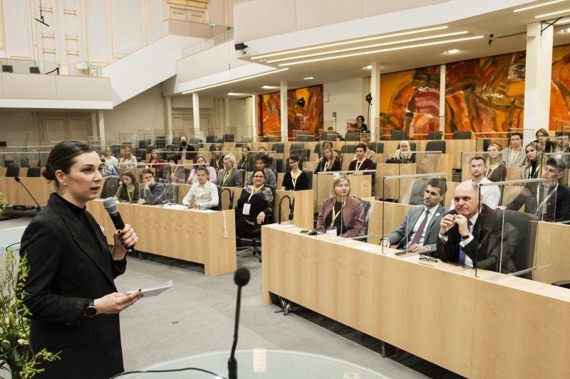 Begrüßung durch Moderatorin Martina Tiwald