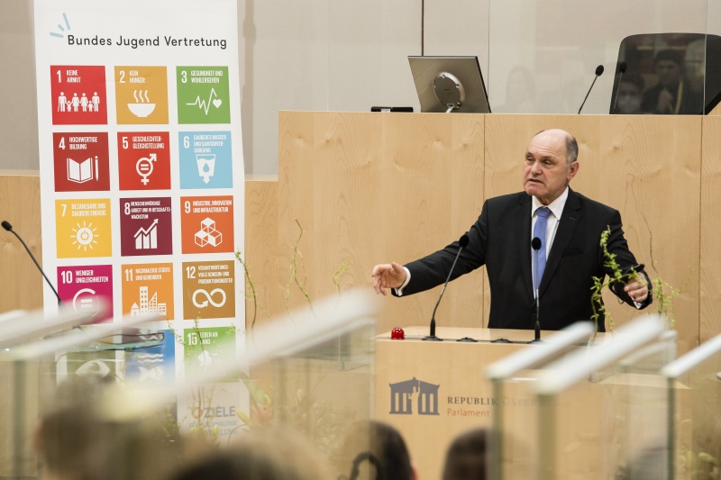 Am Rednerpult: Nationalratspräsident Wolfgang Sobotka (ÖVP)