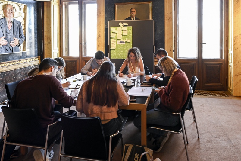 Blick Richtung VeranstaltungsteilnehmerInnen bei der Gruppenarbeit