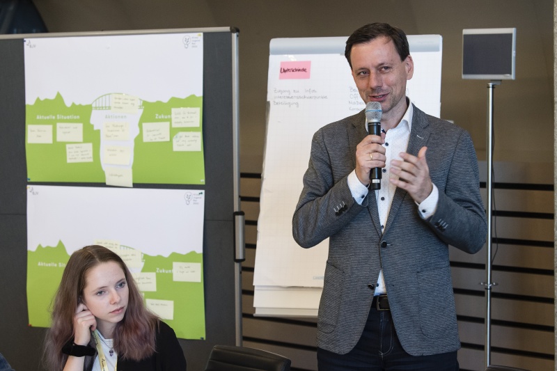 Abschließende Worte der VeranstaltungsteilnehmerInnen. Nationalratsabgeordneter Ernst Gödl (ÖVP)