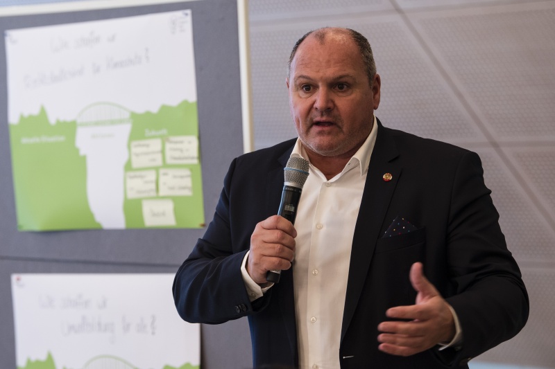 Abschließende Worte der VeranstaltungsteilnehmerInnen. Nationalratsabgeordneter Alois Schroll (SPÖ)