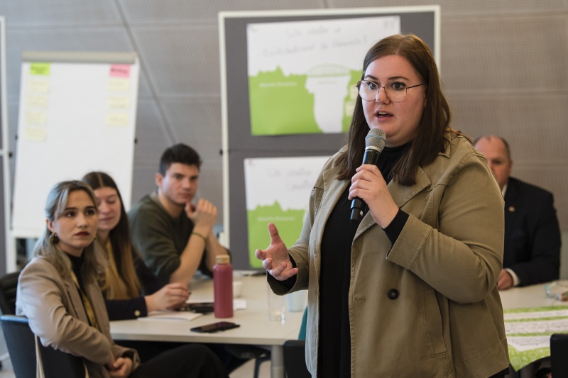 Abschließende Worte der VeranstaltungsteilnehmerInnen. Nationalratsabgeordnete Carina Reiter (ÖVP)