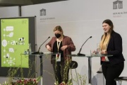 Vorstellung der Projekte. Am Podium: Vorsitzende der Bundesjugenvertretung Sabrina Prochaska und Fiona Herzog