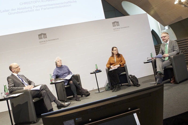 Von links: Leiter der Datenschutzabteilung im BMJ Eckehart Riedl, Datenschutzbeauftragte der Tweede Kammer der Staten-Generaal Niederlande Bernardien van Leeuwen, Datenschutzbeauftragte des Deutschen Bundestages Bettina Giesecke, Leiter der Abteilung Parlamentswissenschaftliche Grundsatzarbeit der Parlamentsdirektion Christoph Konrath