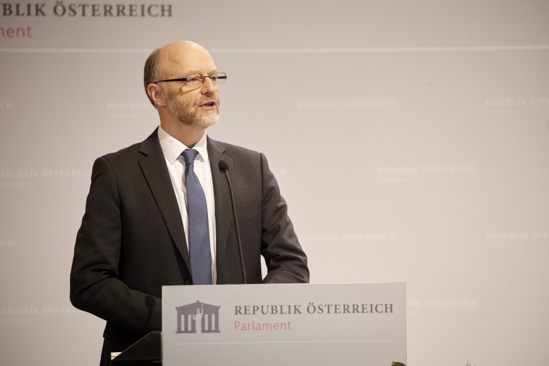 Am Rednerpult Leiter der Datenschutzabteilung im BMJ Eckehart Riedl