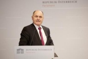 Am Rednerpult Nationalratspräsident Wolfgang Sobotka (ÖVP)