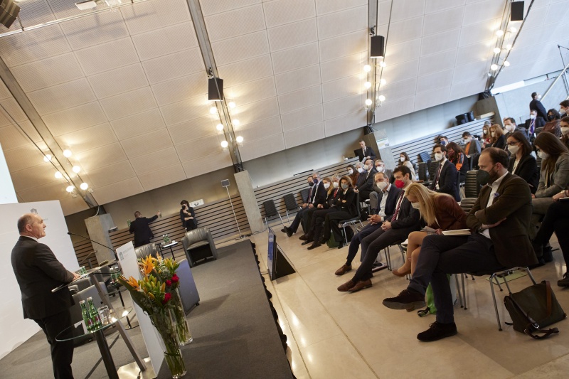 Am Rednerpult Nationalratspräsident Wolfgang Sobotka (ÖVP)