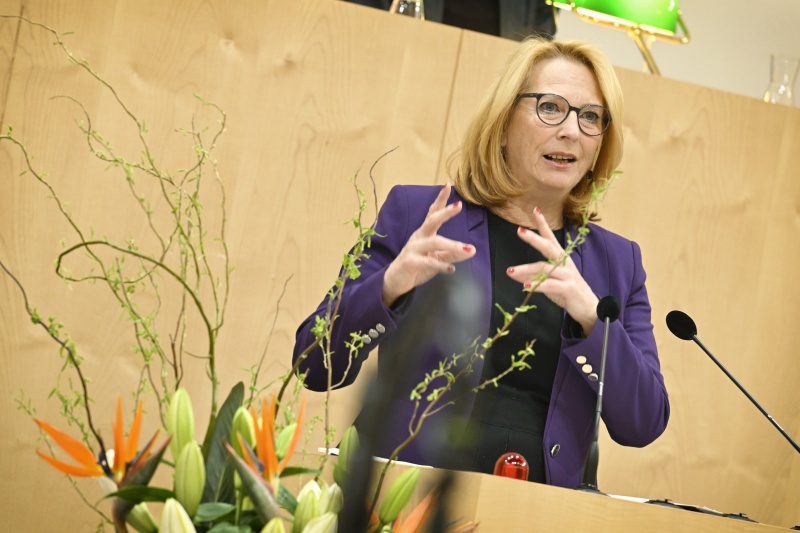 Einleitende Wort durch die Zweite Nationalratspräsidentin Doris Bures (SPÖ)