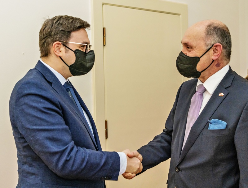 Von rechts: Nationalratspräsident Wolfgang Sobotka (ÖVP), Tschechischer Außenminister Jan Lipavsky