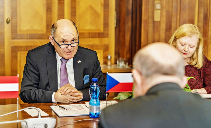  Nationalratspräsident Wolfgang Sobotka (ÖVP) während der Auspsrache