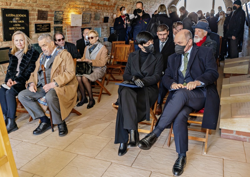 Von rechts: Nationalratspräsident Wolfgang Sobotka (ÖVP), Vorsitzende des Abgeordnetenhauses Markéta Pekarová Adamová, Karel Schwarzenberg, VeranstaltungsteilnehmerInnen