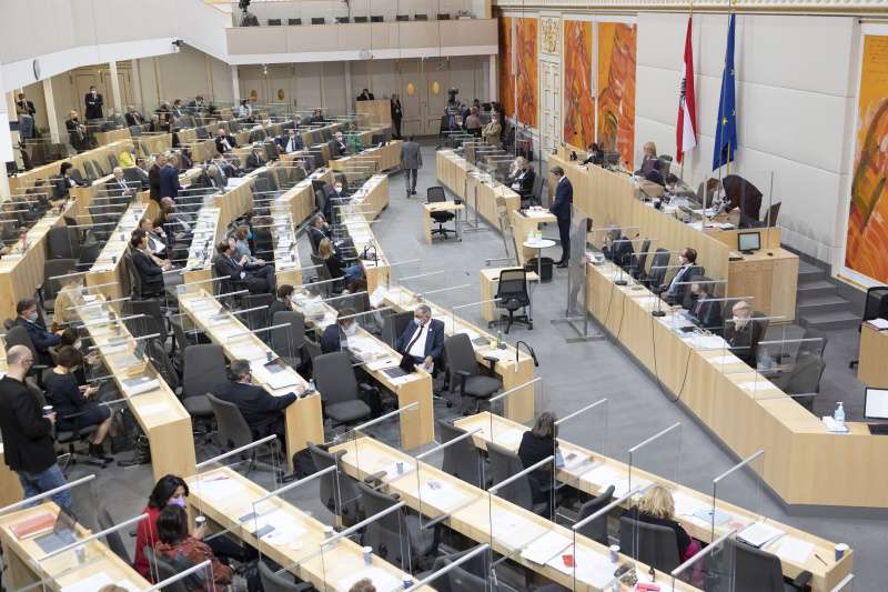 Blick in den Sitzungssaal