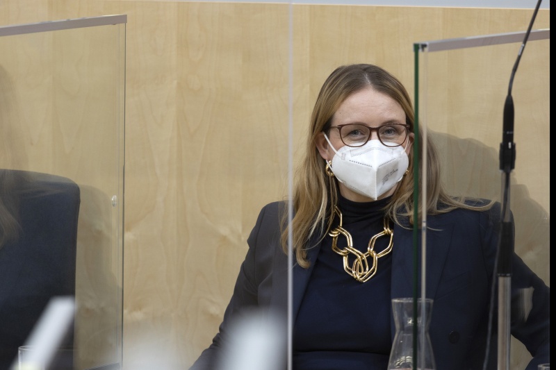 Auf der Regierungsbank: Wirtschaftsministerin Margarete Schramböck (ÖVP)