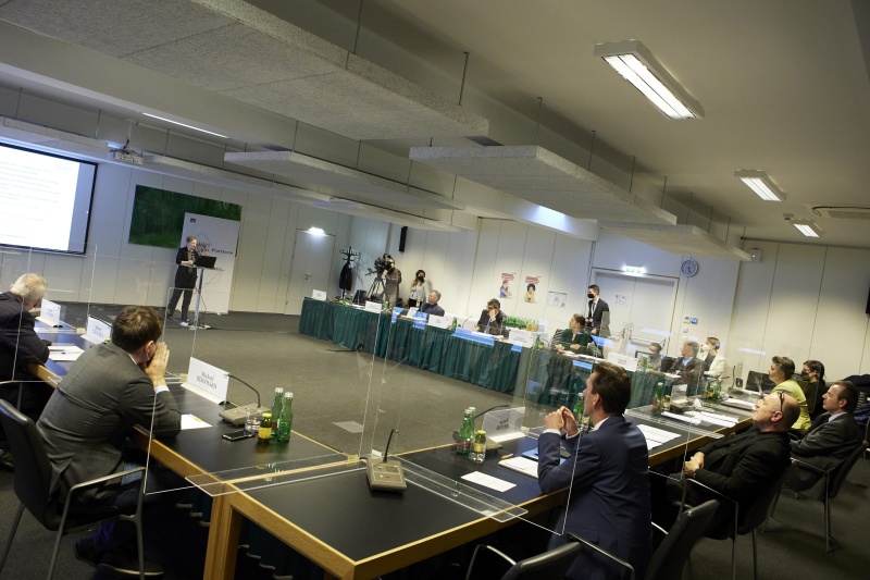 Impulsreferat von Brigitta Busch Professorin für angewandte Sprachwissenschaft