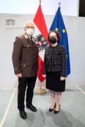 Von links: Präsident des Österreichischen Bundesfeuerwehrverbandes Albert Kern, Bundesratspräsidentin Christine Schwarz-Fuchs (ÖVP)