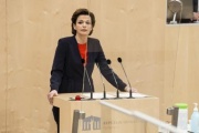 Am Rednerpult: Klubobfrau Pamela Rendi-Wagner (SPÖ)