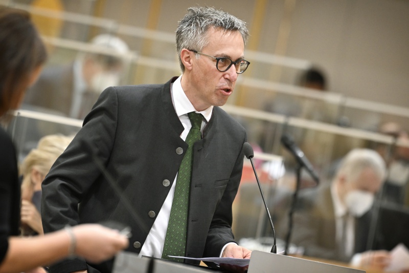 Fragestunde, Nationalratsabgeordneter Georg Strasser (ÖVP)