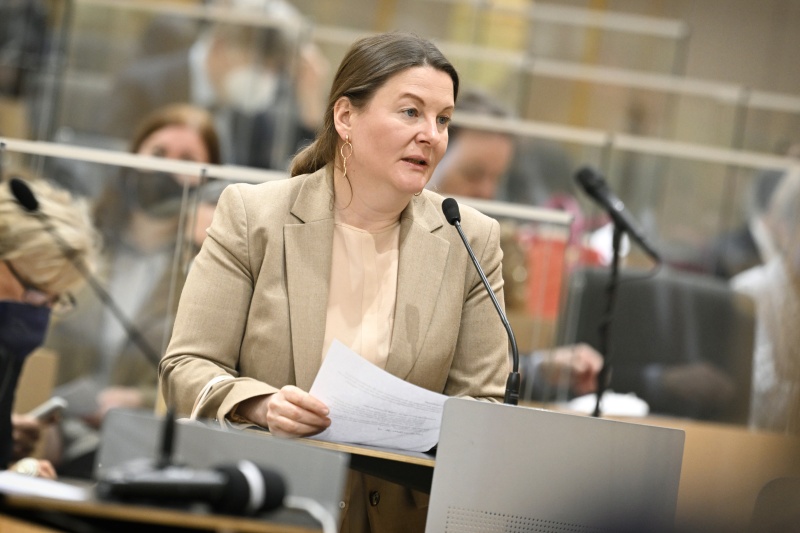 Fragestunde, Nationalratsabgeordnete Karin Doppelbauer (NEOS)