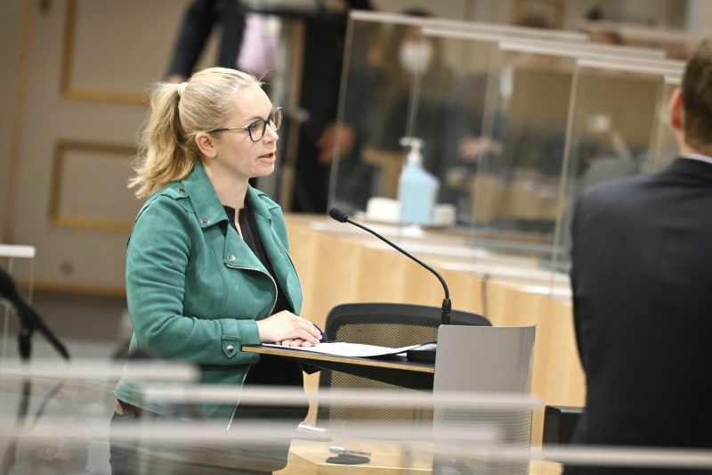 Fragestunde, Nationalratsabgeordnete Eva-Maria Himmelbauer (ÖVP)