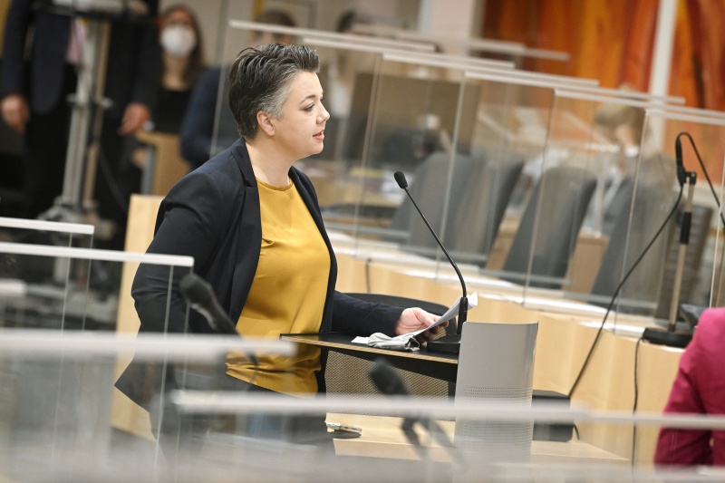 Fragestunde, Nationalratsabgeordnete Olga Voglauer (GRÜNE)