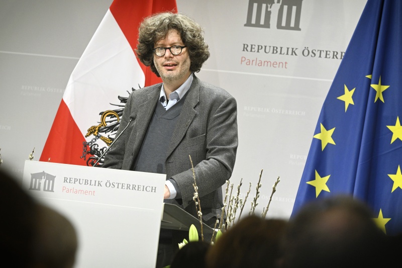 Autor des Buches Alexander Emanuely