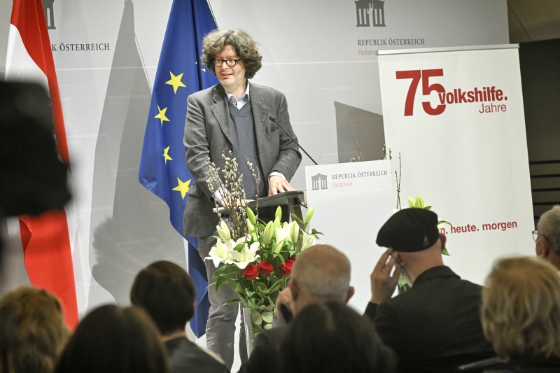 Autor des Buches Alexander Emanuely