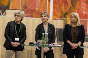 Von links: Gemeindepräsidentin Christa Köppel, Gemeindepräsidentin Verni Wild, Bürgermeisterin Birgit Kress