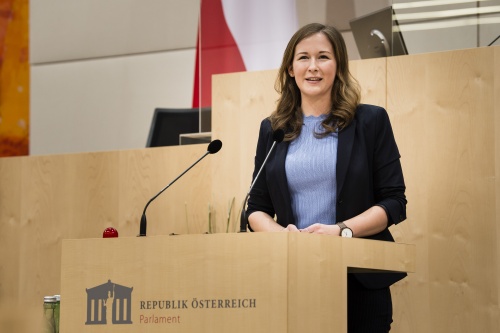 Grußworte von Staatssekretärin Claudia Plakolm (ÖVP)