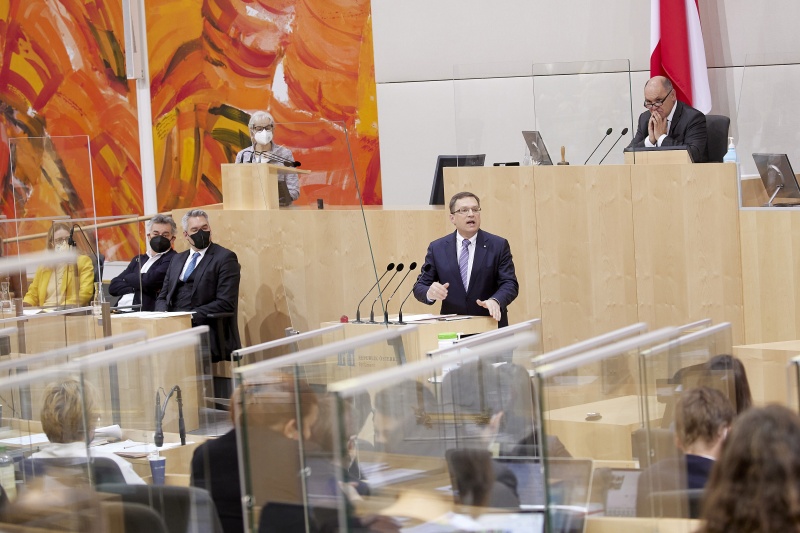 Am Rednerpult Klubobmann August Wöginger (ÖVP)