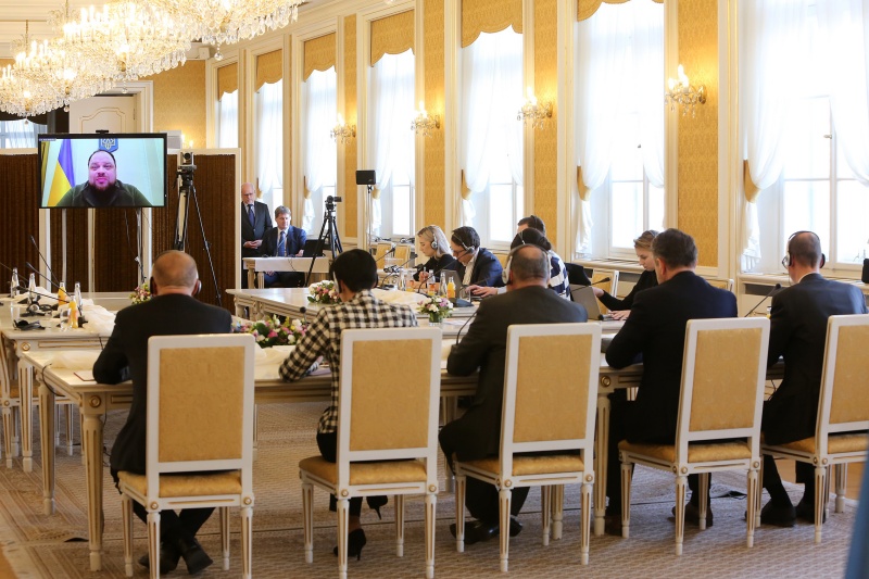 Pressekonferenz. Blick Richtung TeilnehmerInnen