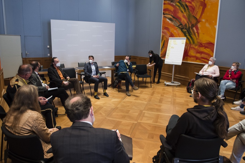 Workshop 4: Welche Bedeutung hat das Ehrenamt in Krisenzeiten..Blick Richtung VeranstaltungsteilnehmerInnen