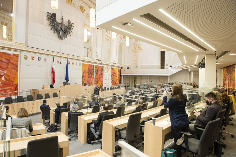 Moderation durch Dienstleiter Kommunikation Karl-Heinz Grundböck. Blick Richtung VeranstaltungsteilnehmerInnen