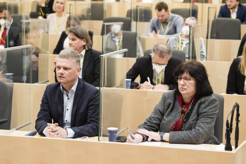 Von links: Nationalratsabgeordneter Andreas Hanger (ÖVP), Nationalratsabgeordnete Rosa Ecker (FPÖ)