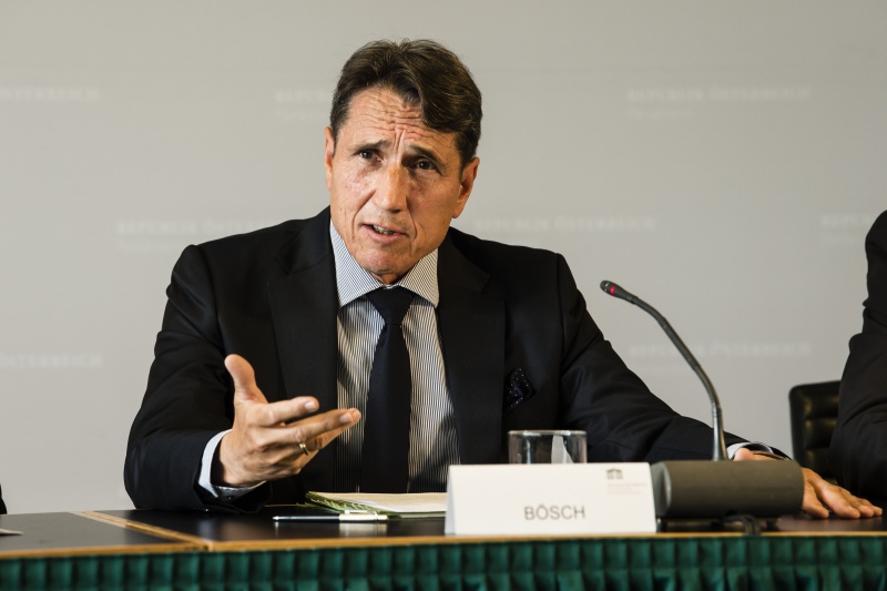 Am Podium: Vorsitzender Nationalratsabgeordneter Reinhard Eugen Bösch (FPÖ)