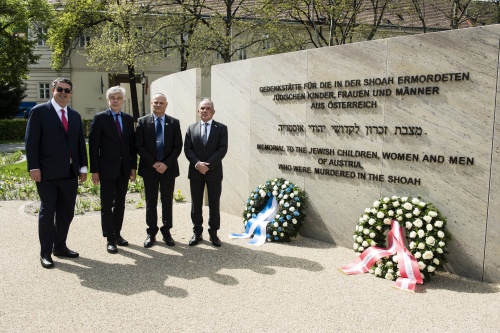 From left: President of the Jewish Community in Vienna Oskar Deutsch, Secretary General of the Austrian Parliament Harald Dossi, Director General of the Knesset Gil Segal, Ambassador of the State of Israel to Austria Mordechai Rodgold