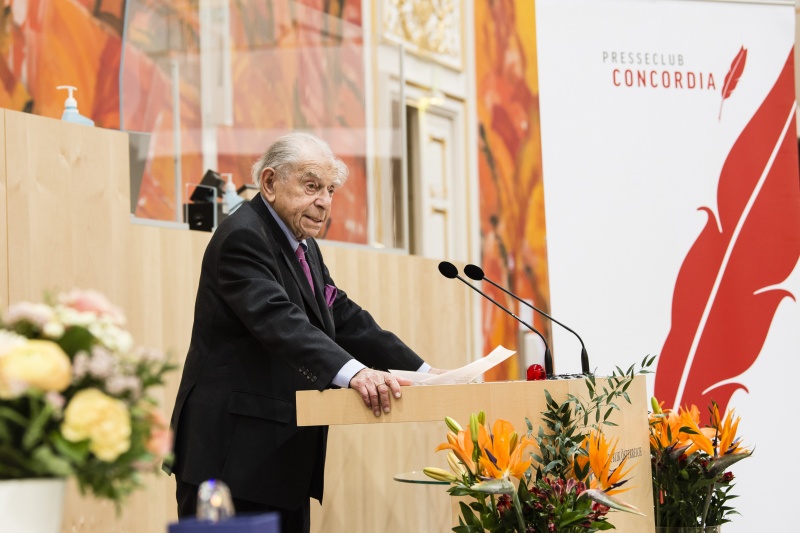 Am Rednerpult: Preisträger für das Lebenswerk Paul Lendvai