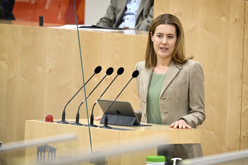 Am Rednerpult Europaabgeordnete Claudia Gamon (NEOS)