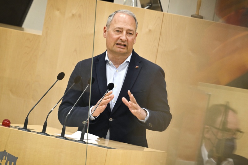 Am Rednerpult Europaabgeordneter Andreas Schieder (SPÖ)