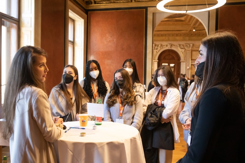 Programmpunkt Karrieren im Hohen Haus I.: Get-together mit Mitarbeiterinnen der Parlamentsdirektion