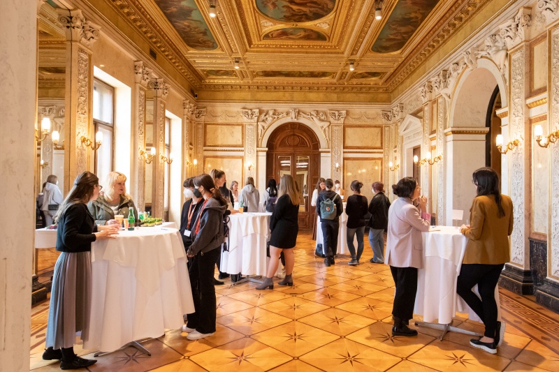 Programmpunkt Karrieren im Hohen Haus I.: Get-together mit Mitarbeiterinnen der Parlamentsdirektion