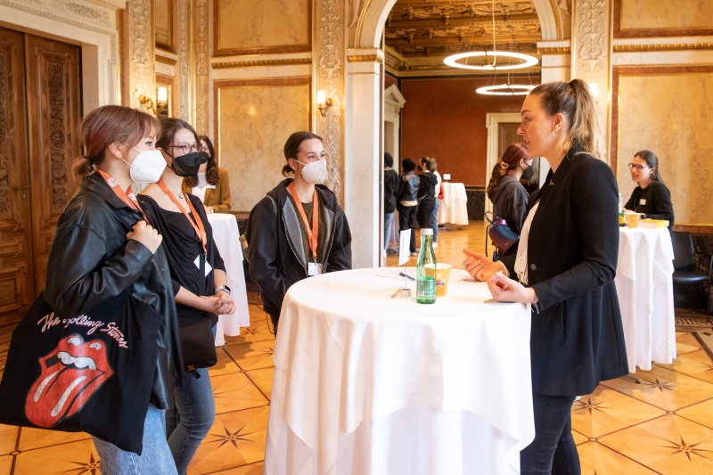 Programmpunkt Karrieren im Hohen Haus I.: Get-together mit Mitarbeiterinnen der Parlamentsdirektion