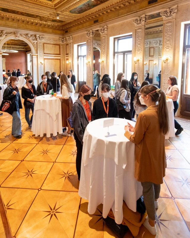 Programmpunkt Karrieren im Hohen Haus I.: Get-together mit Mitarbeiterinnen der Parlamentsdirektion