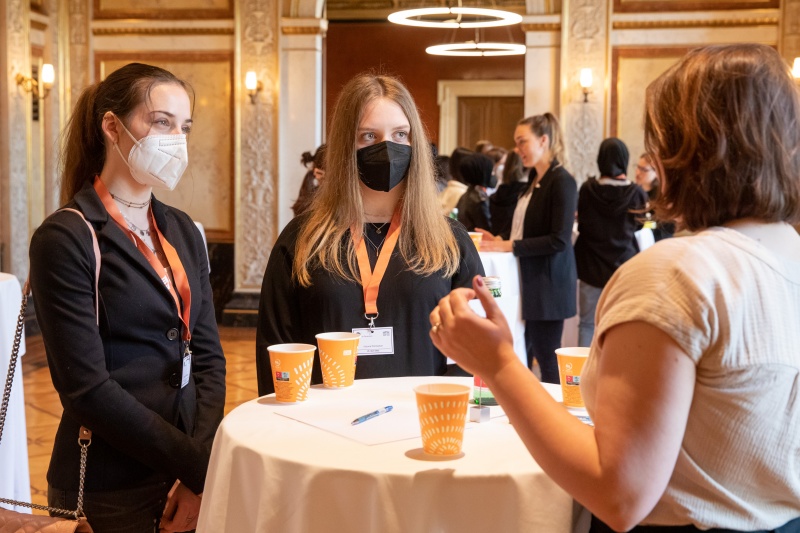 Programmpunkt Karrieren im Hohen Haus I.: Get-together mit Mitarbeiterinnen der Parlamentsdirektion